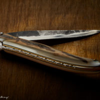 Lighting Serie am Beispiel Laguiole en Aubrac Klappmesser.